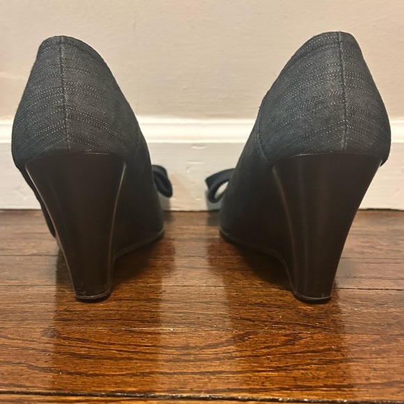 Gap Black Denim Wedge Peep Toe Shoes With Bow, Size 9 - Picture 5 of 10